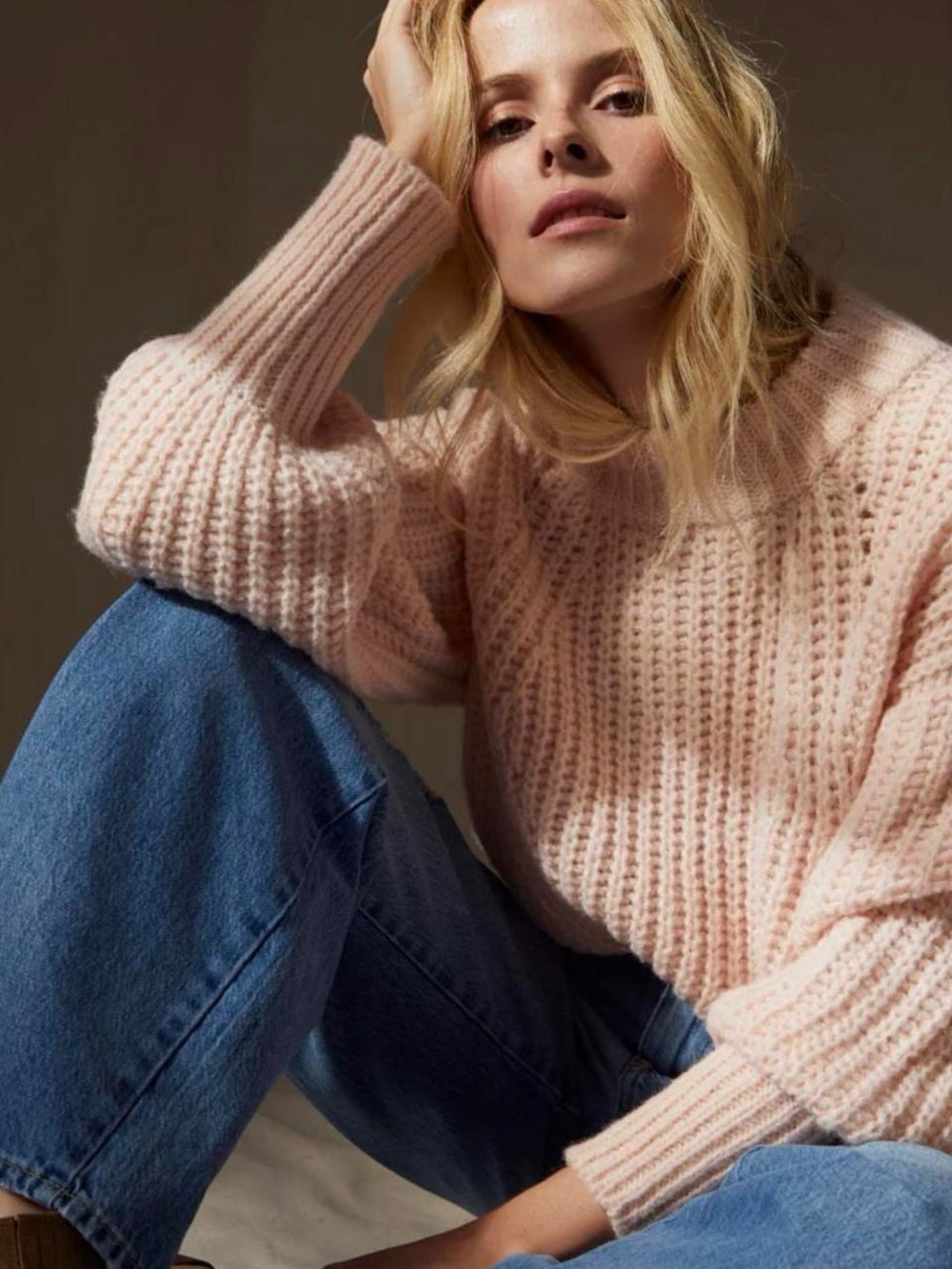 AMO Chunky Scoop Neck Sweater in Soft Blush